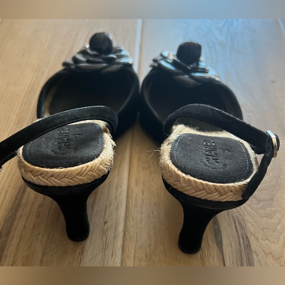 Chanel Black Slingback Sandals with Floral Accent - Picture 5 of 9